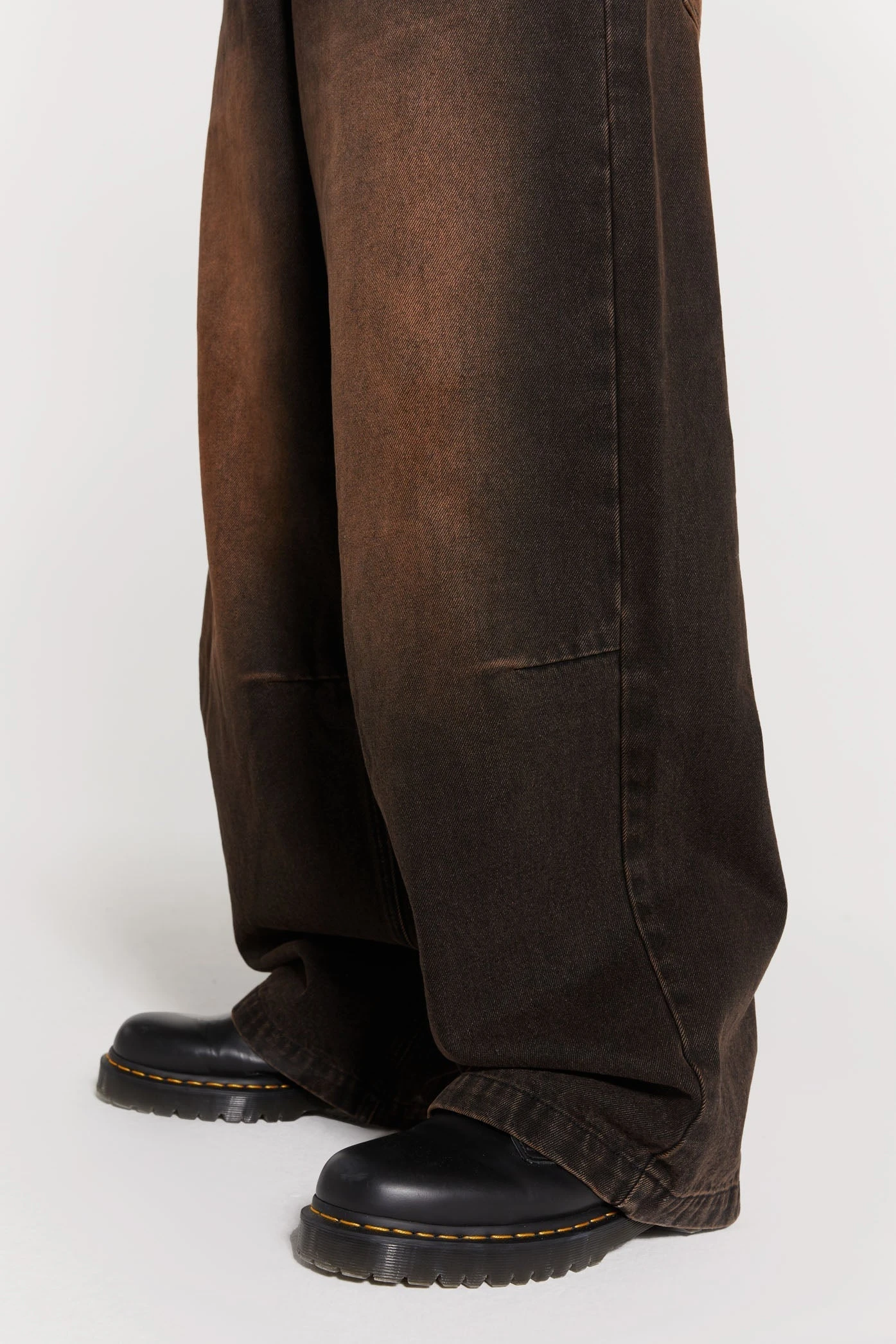 Vintage Brown Colossus Fit Jeans - Image 5